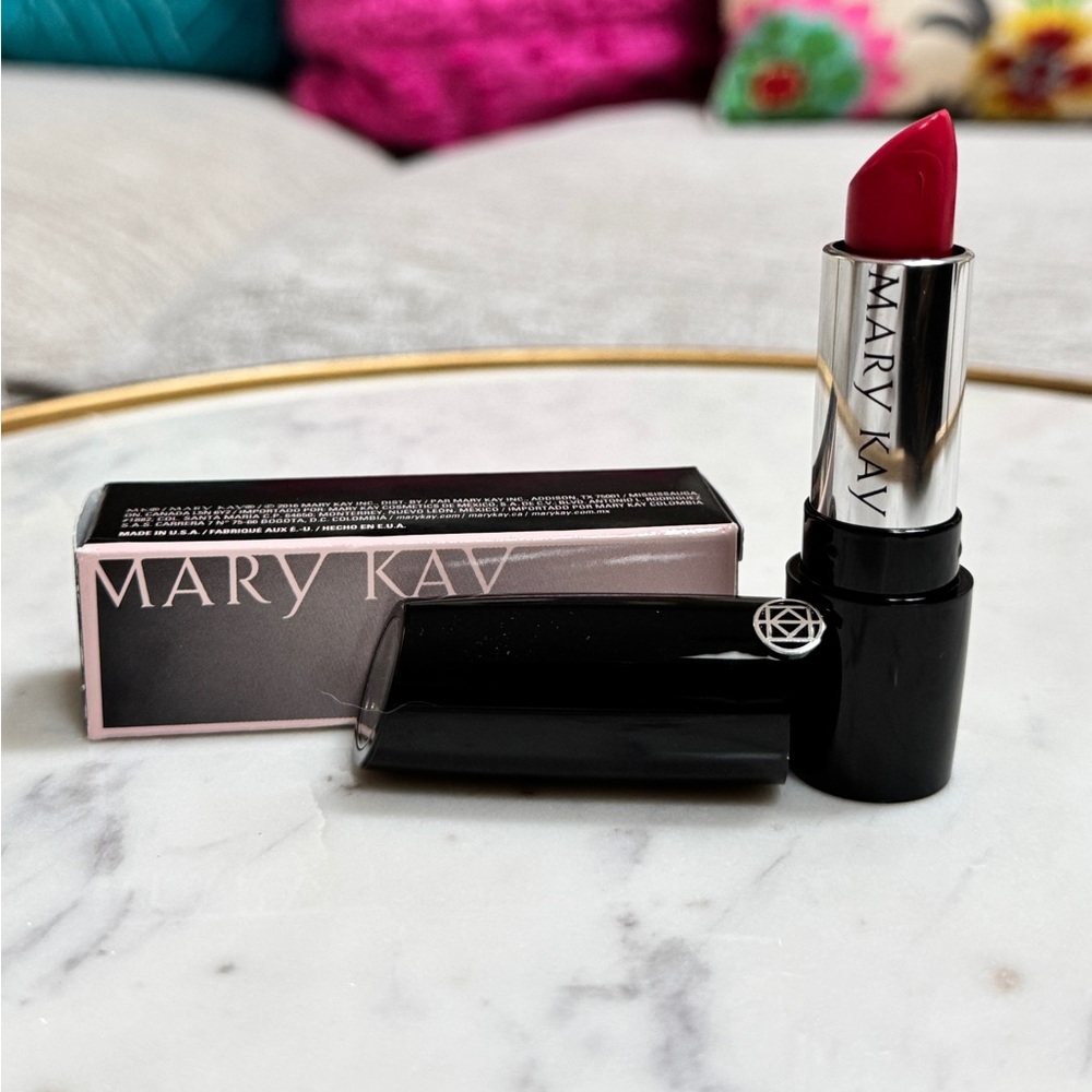 Mary Kay Gel Semi-Matte Lipstick - Powerful Pink